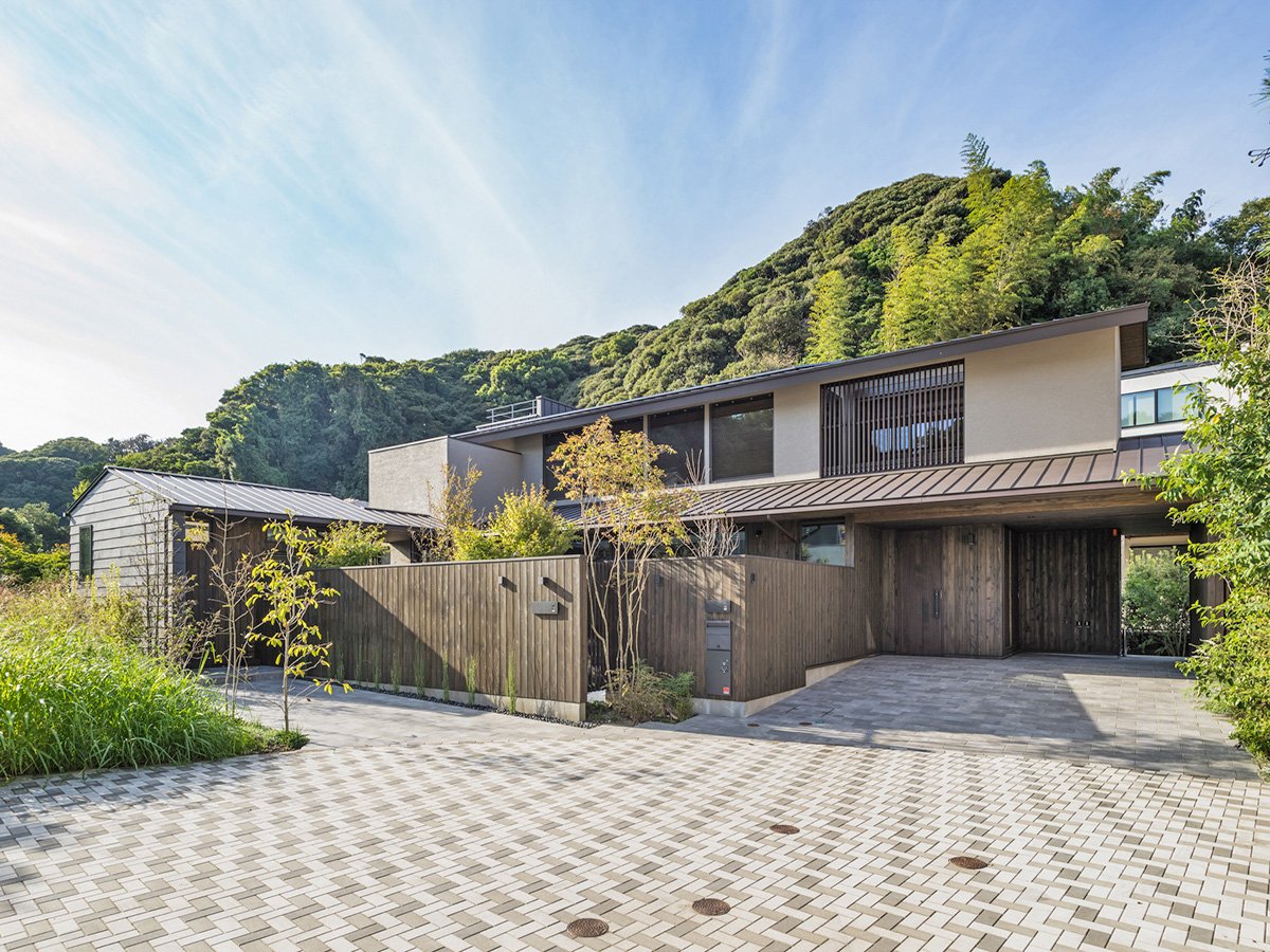 鎌倉の山に囲まれた閑静な敷地に建てたお宅です。